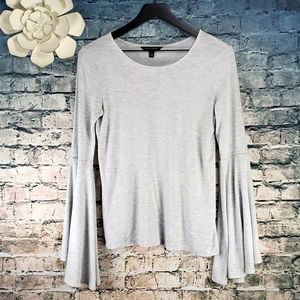 5/$30 🎀 Banana Republic  | Gypsy Boho Balletcore Gray Bell Sleeve T-Shirt Top